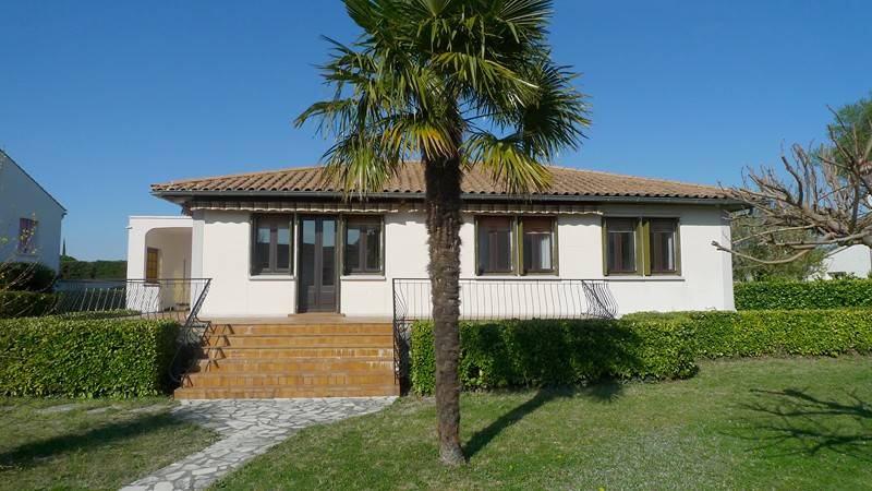 Villa St Paul 3 Châteaux à 800m du centre ancien Villa St Paul 3 Châteaux VENDUE PAR NOS SOINS à 800m du centre ancien